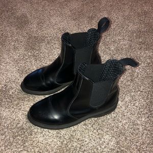 ~Dr Martens~ Chelsea Flora